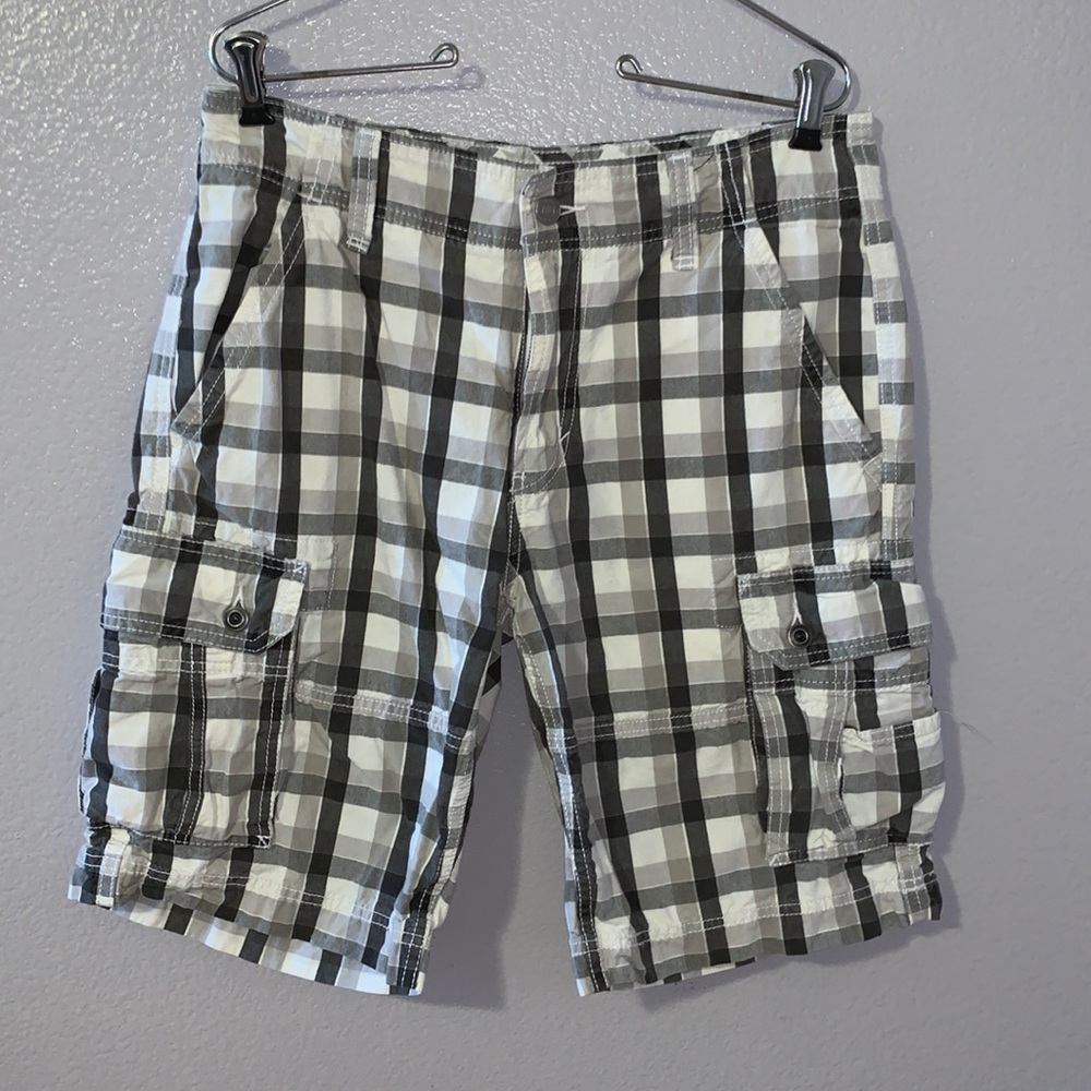 Levi’s black white grey plaid cargo shorts